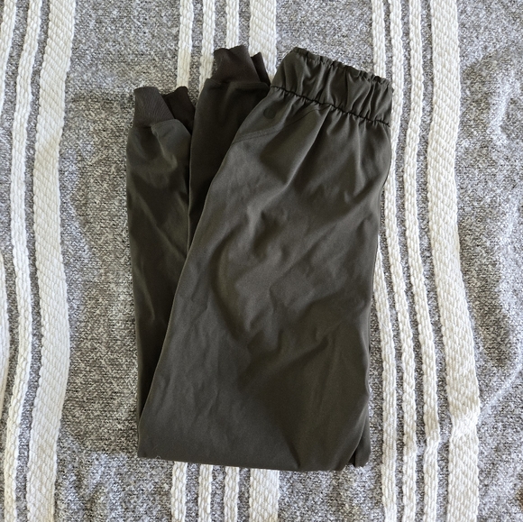 Lululemon Athletica On The Fly Jogger Size 4 Dark Olive - Picture 3 of 7